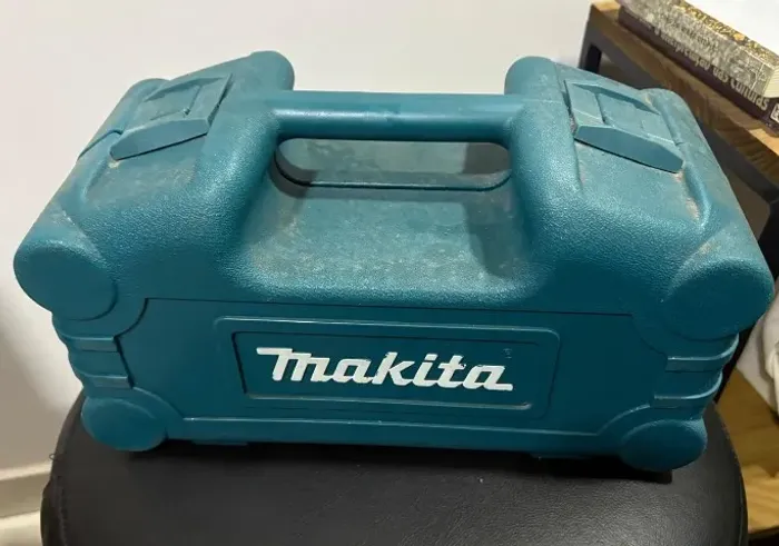 Parafusadeira makita (para conserto)