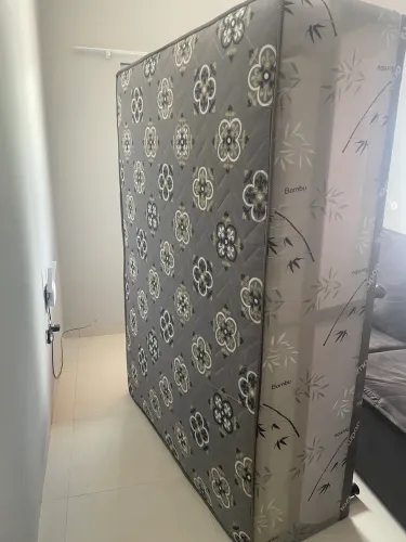 Cama de casal com cabeceira