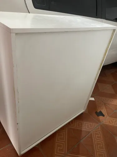 Balcão de loja com rodinhas 