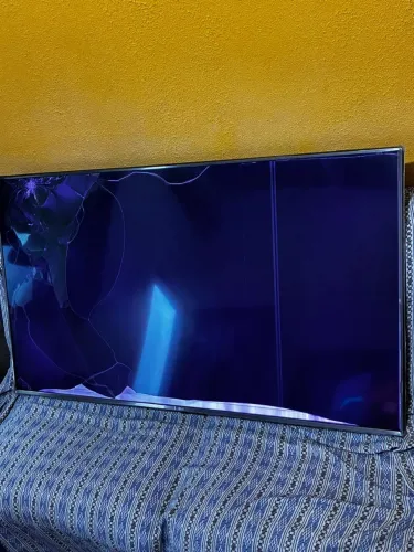 VENDO TV LG 60 POLEGADAS COM TELA QUEBRADA