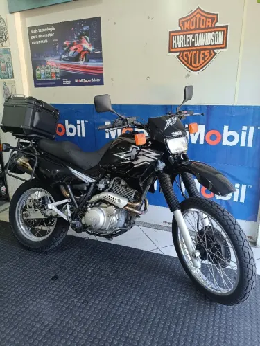 Moto forte e manutenção em dia .