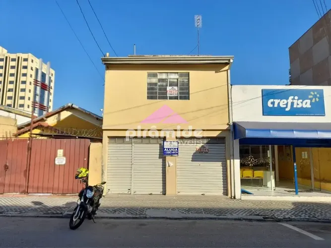 Casa com 2 dormitórios para alugar, 222 m² por R$ 4.700,00/mês - Centro - São José dos Cam