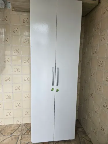 Vendo Armário prático para lavanderia com 5 nichos