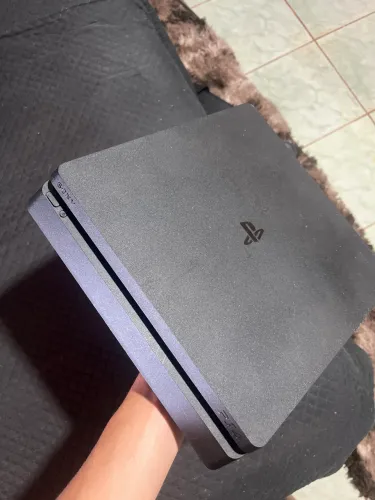 Ps4 slim 2 controles mas fifa 18