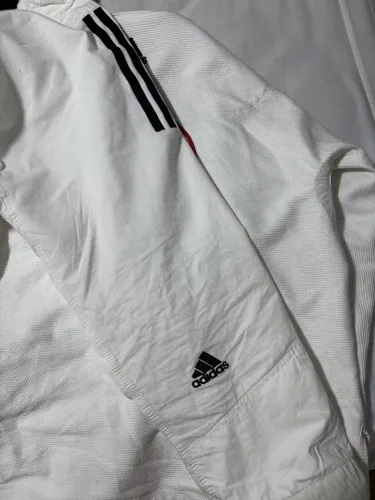 Kimono retrô Adidas