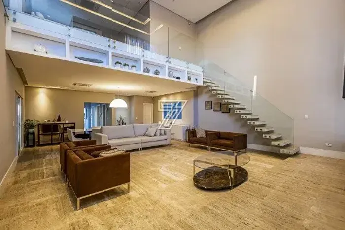 Casa a venda possui 377m² com 5 suítes no Jardim Botânico - Curitiba - PR