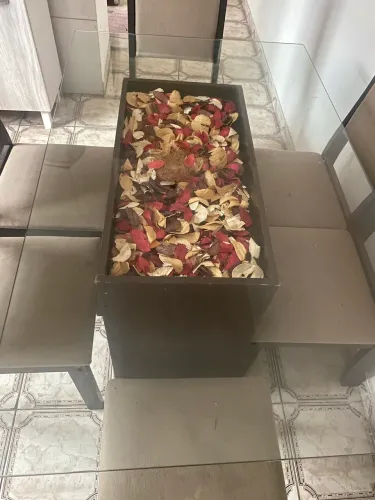 Mesa de vidro com 6 lugares 