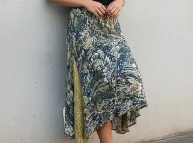 Saia brilhosa Tam G