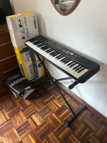 Teclado Yamaha PSR-F52 - 61 Teclas | Completo ?