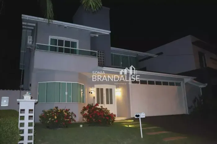 Casa ampla e funcional em condomínio 303 m² no Saco Grande, Florianópolis