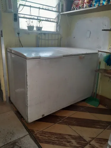 Vendo um freezer de duas portas