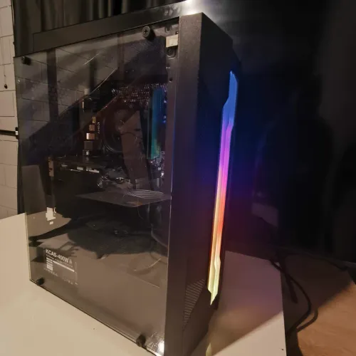 RX 7600 + RYZEN 5 5600 + 16GB RAM