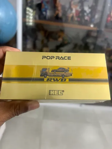 Pop Race HEC - Caminhão e Porsche dourado