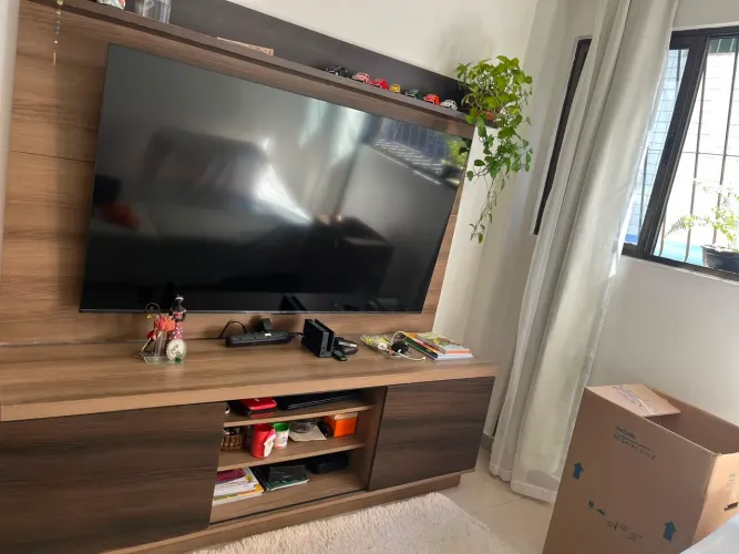 Painel de TV 60" usado em bom estado!