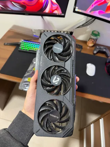 NVIDIA RTX 5050 Gigabyte 8GB OC Triple Fan