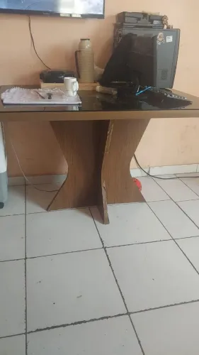 Mesa com 4 cadeiras
