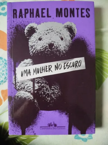 Livro Uma Mulher no Escuro
