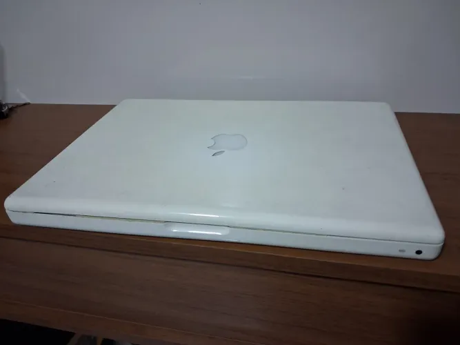 MacBook White