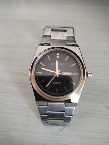Relógio clássico quartz