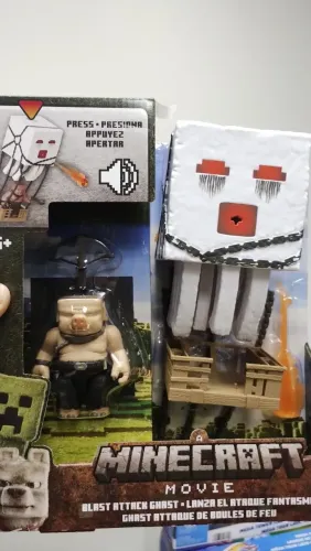 A Minecraft Movie Blast Attack Ghast Mattel Com Luz e Som Original Minecraft Movie