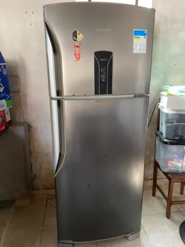 Geladeira Panasonic 435 Litros 2 Portas com Freezer em Cima Aço Escovado