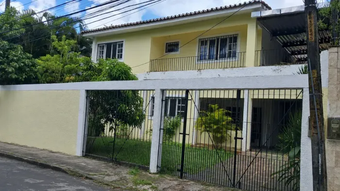 MAGNÍFICA CASA, AMPLA, POÇO DA PANELA. 450 M2 ÁREA CONSTRUÍDA. 5 QUARTOS. 3 VAGAS