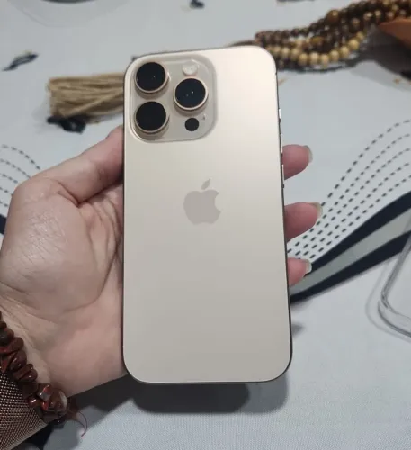 iPhone 16 Pro - Desert Titanium - 128GB