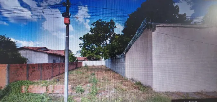 TERRENO À VENDA NO ZOOBOTÃNICO- DUAS FRENTES