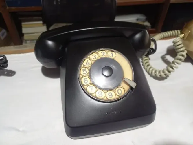 Telefone Vintage de Disco Preto
