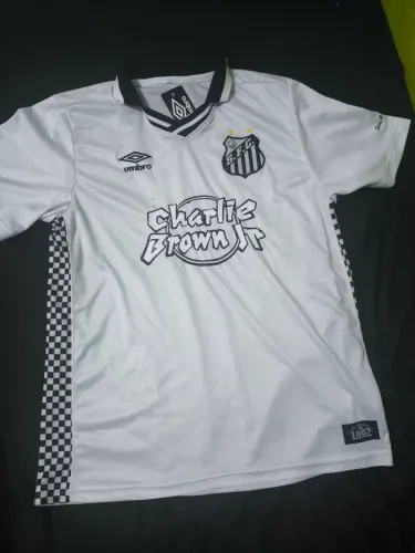 Camisa do Santos colab com Charlie Brown Jr G