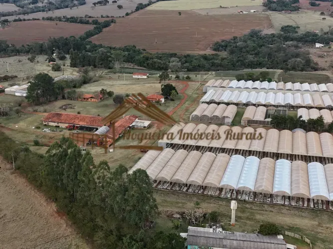 Sitio com 18 alqueires na região de Avaré-SP