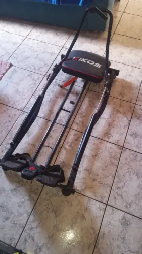 Simulador de remo náutico da marca Kikos