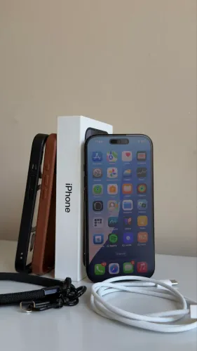 IPHONE 16 Pro black titanium 265GB semi novo 