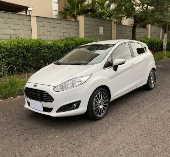 Ford Fiesta Titanium 1.6 16V Flex Mec. 2015