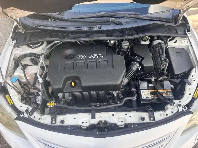 Toyota Corolla Altis 2.0 Flex 16V Aut. 2013