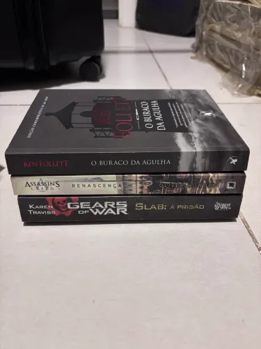 Doam-se livros variados