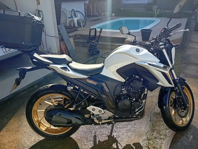 Fazer FZ25