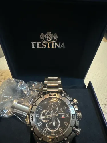 Relógio Festina. Chrono bike com tachymeter e data.