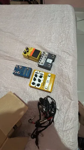 Pedalboard completo Boss SD 1+ Dual drive NIG+ Aquarius joyo+ shimverb mooer