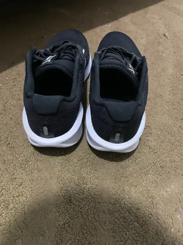 Tênis Nike esportivo