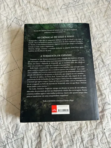 Livro - A Tormenta de Espadas - George R.R. Martin