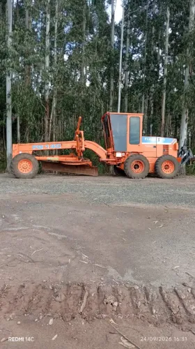 Motoniveladora Fiatallis FG140 ano 2001