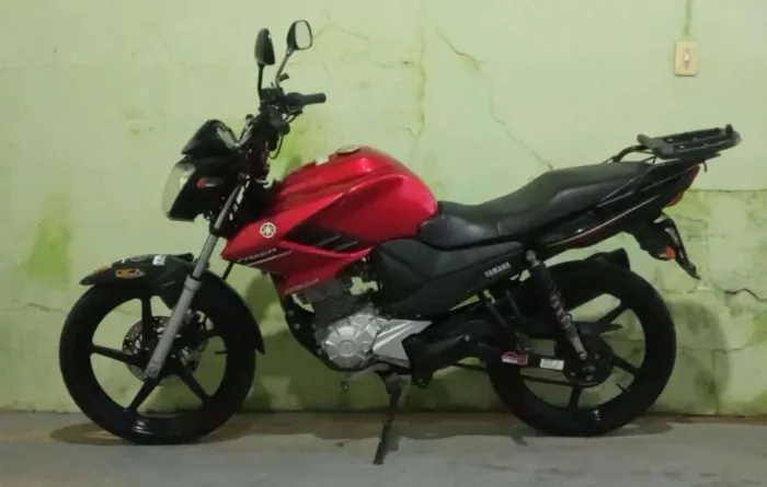Moto fazer 150 bem conservada