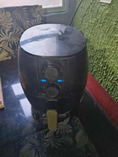 Vendo Airfryer 3,5 litros funcionando perfeitamente