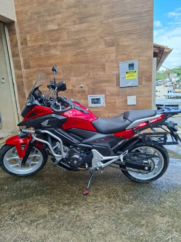 Moto muito nova! Sem detalhe