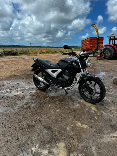 Moto sem históricos, sem multa e documentada. Cbx Twister 2008