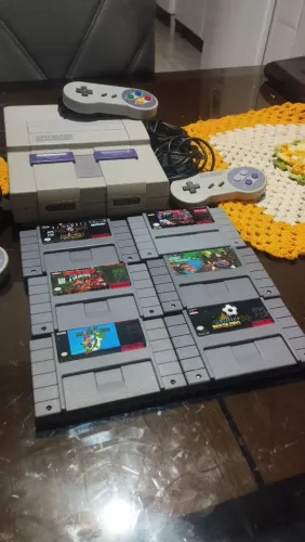 Super Nintendo SNS-001 Completo + 6 Jogos Clássicos + 3 Controles (Higienizado)