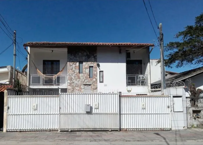 Alugo apartamento 1 quarto em capoeiras otima localização