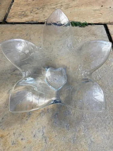 Vaso formato flor em acrílico
