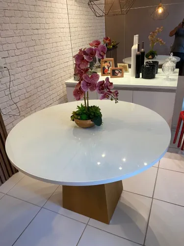 Mesa de Jantar Redonda Luxo Com Vidro Laqueado 4mm